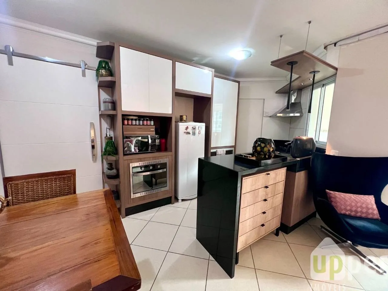 Apartamento à venda com 2 quartos, sendo 1 suíte, 1 vaga, 74m² na região do bairro Velha, próximo à Rua Princesa Izabel, Blumenau