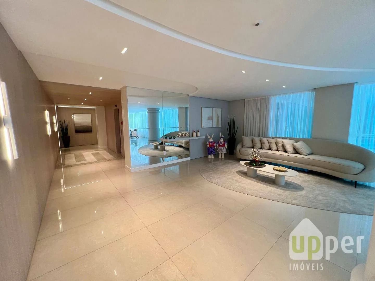 Apartamento à venda com 3 quartos, sendo 3 suítes, 3 vagas, 194m² na região do bairro Victor Konder, próximo à Rua Victor Konder, Blumenau