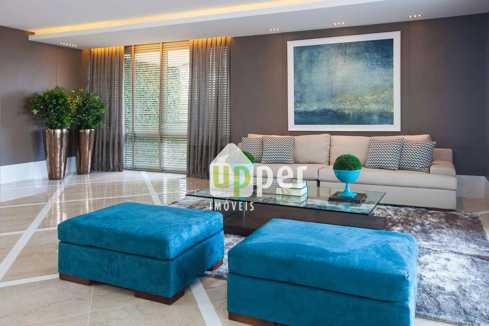 Apartamento à venda com 4 quartos, sendo 4 suítes, 4 vagas, 238m² na região do bairro Centro, próximo à Avenida Atlântica, Balneário Camboriú