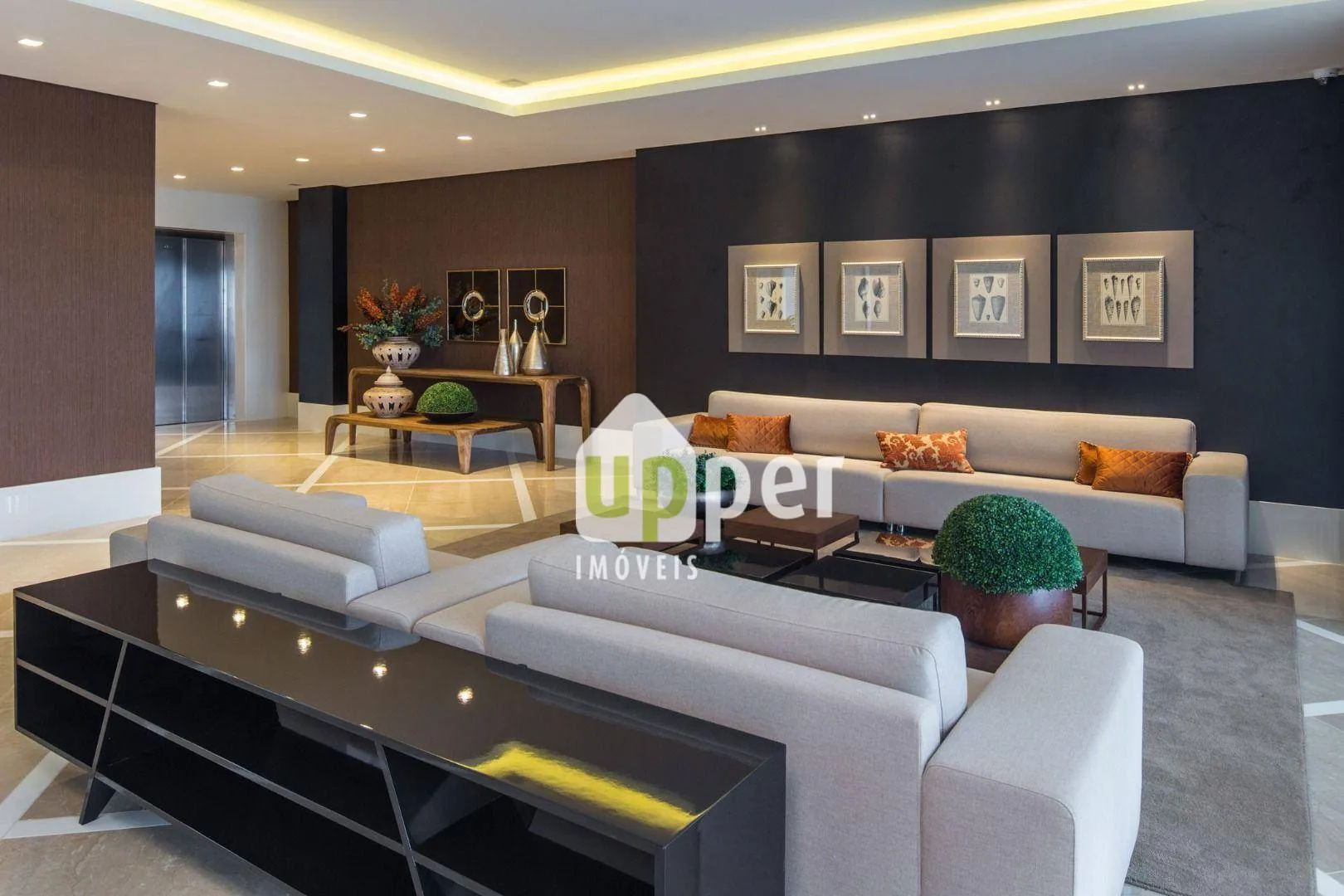 Apartamento à venda com 4 quartos, sendo 4 suítes, 4 vagas, 238m² na região do bairro Centro, próximo à Avenida Atlântica, Balneário Camboriú