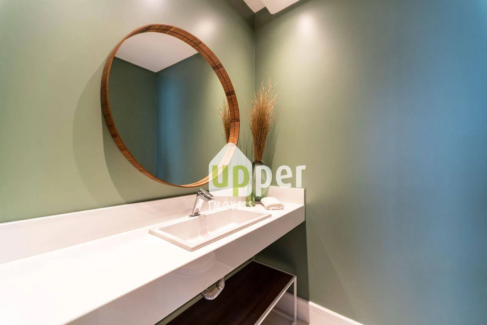 Apartamento à venda com 4 quartos, sendo 4 suítes, 4 vagas, 238m² na região do bairro Centro, próximo à Avenida Atlântica, Balneário Camboriú