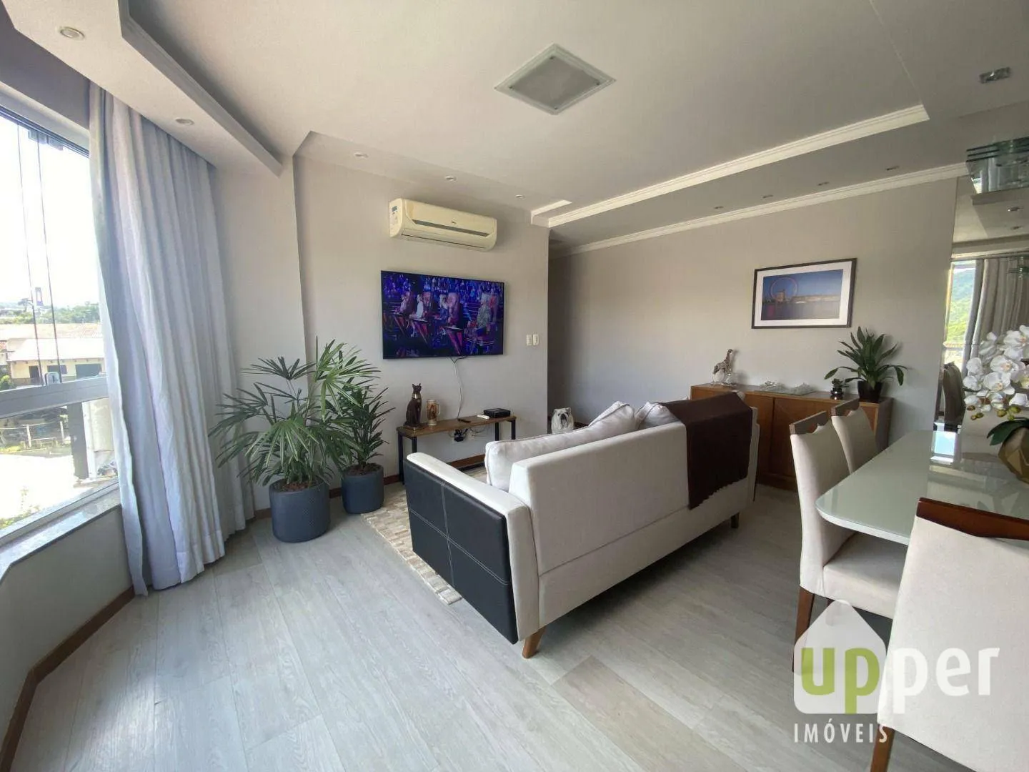 Apartamento à venda com 2 quartos, sendo 1 suíte, 2 vagas, 69m² na região do bairro Água Verde, próximo à Rua Doutor Antônio Haffner, Blumenau