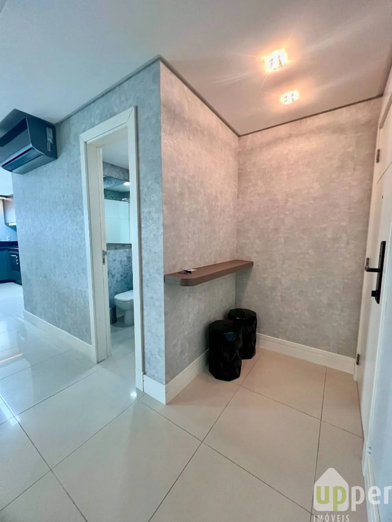 Apartamento à venda com 3 quartos, sendo 1 suíte, 2 vagas, 123m² na região do bairro Victor Konder, próximo à Rua 7 de Setembro, Blumenau