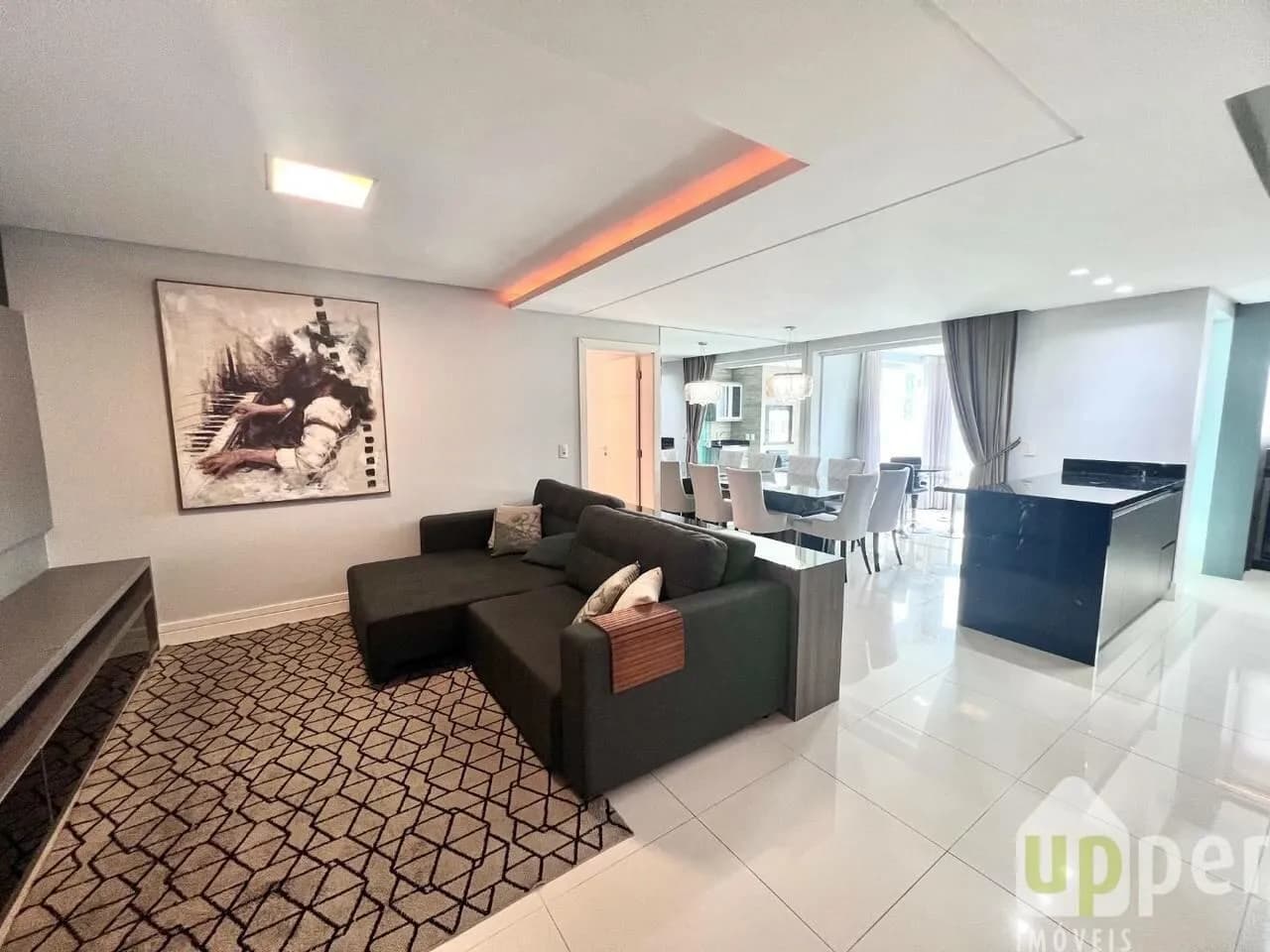 Apartamento à venda com 3 quartos, sendo 1 suíte, 2 vagas, 123m² na região do bairro Victor Konder, próximo à Rua 7 de Setembro, Blumenau