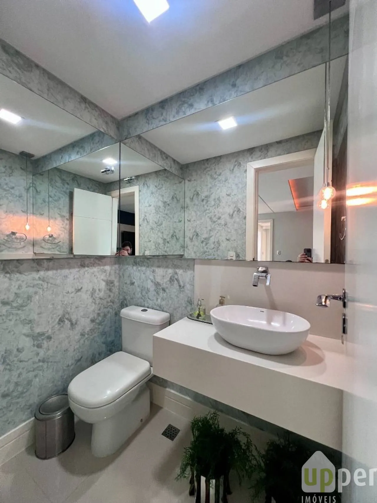 Apartamento à venda com 3 quartos, sendo 1 suíte, 2 vagas, 123m² na região do bairro Victor Konder, próximo à Rua 7 de Setembro, Blumenau