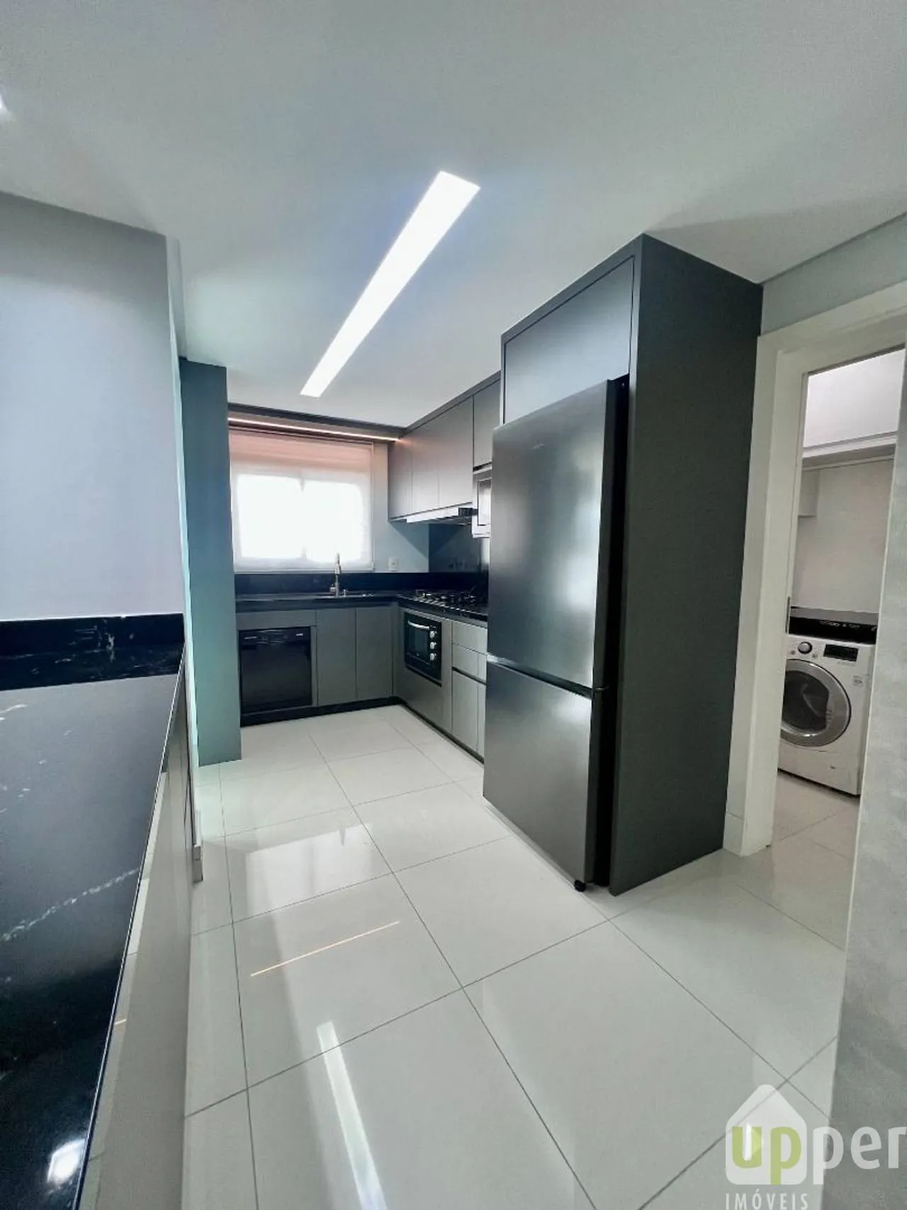 Apartamento à venda com 3 quartos, sendo 1 suíte, 2 vagas, 123m² na região do bairro Victor Konder, próximo à Rua 7 de Setembro, Blumenau
