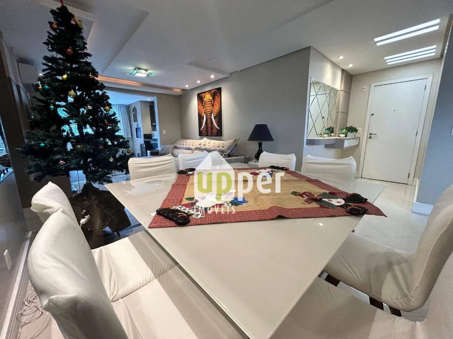 Apartamento à venda com 3 quartos, sendo 1 suíte, 2 vagas, 97m² na região do bairro Vila Nova, próximo à Rua Almirante Barroso, Blumenau