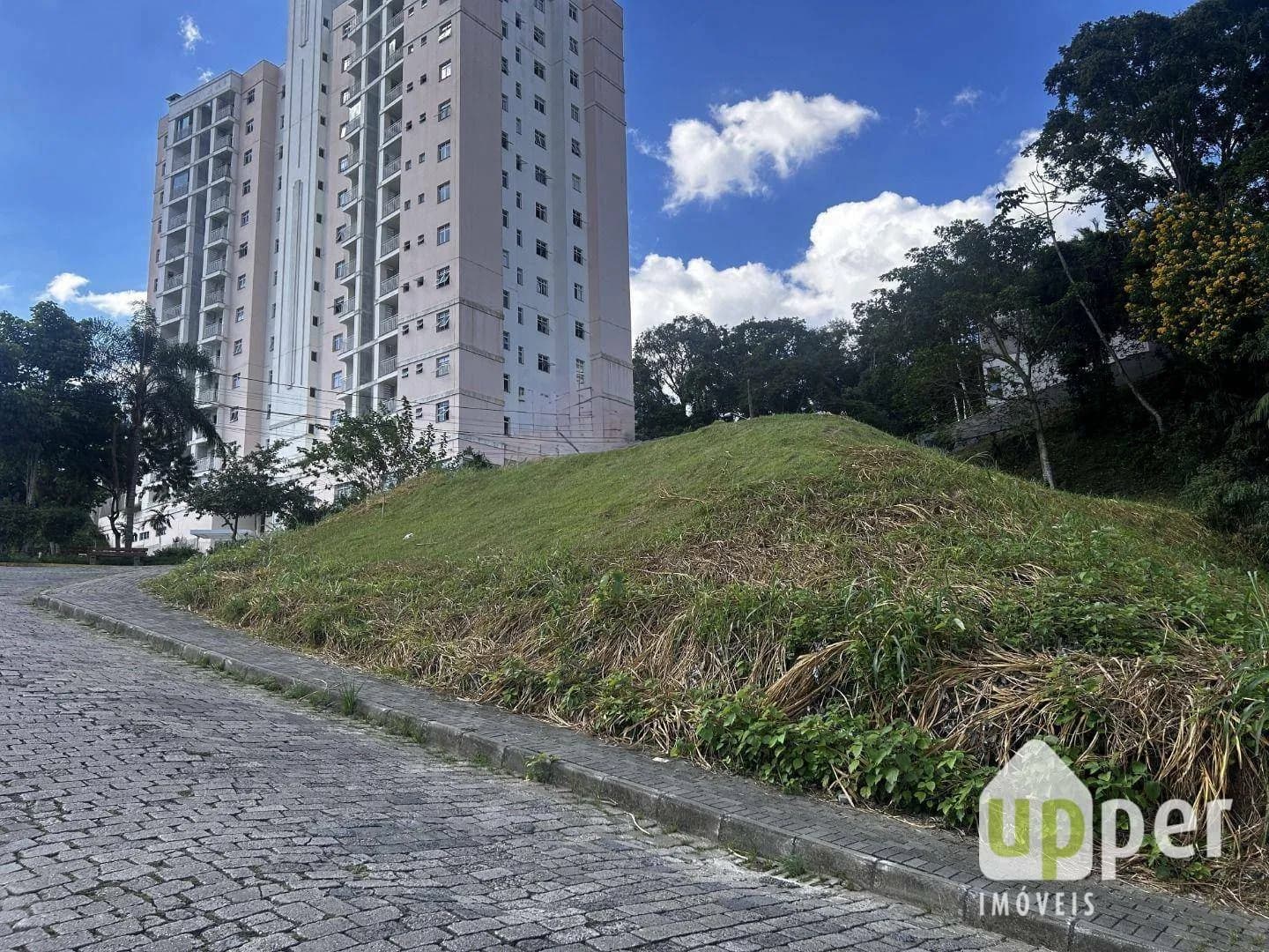 Terreno à venda, 1078m² na região do bairro Escola Agrícola, próximo à Rua Júlio Baumgarten, Blumenau