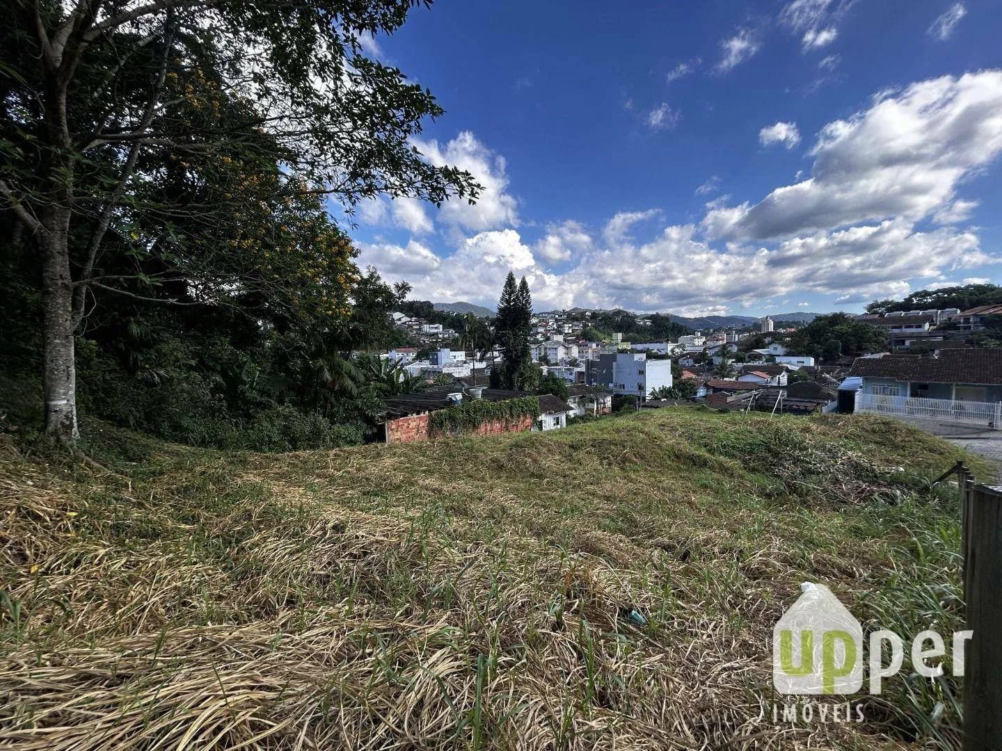 Terreno à venda, 1078m² na região do bairro Escola Agrícola, próximo à Rua Júlio Baumgarten, Blumenau