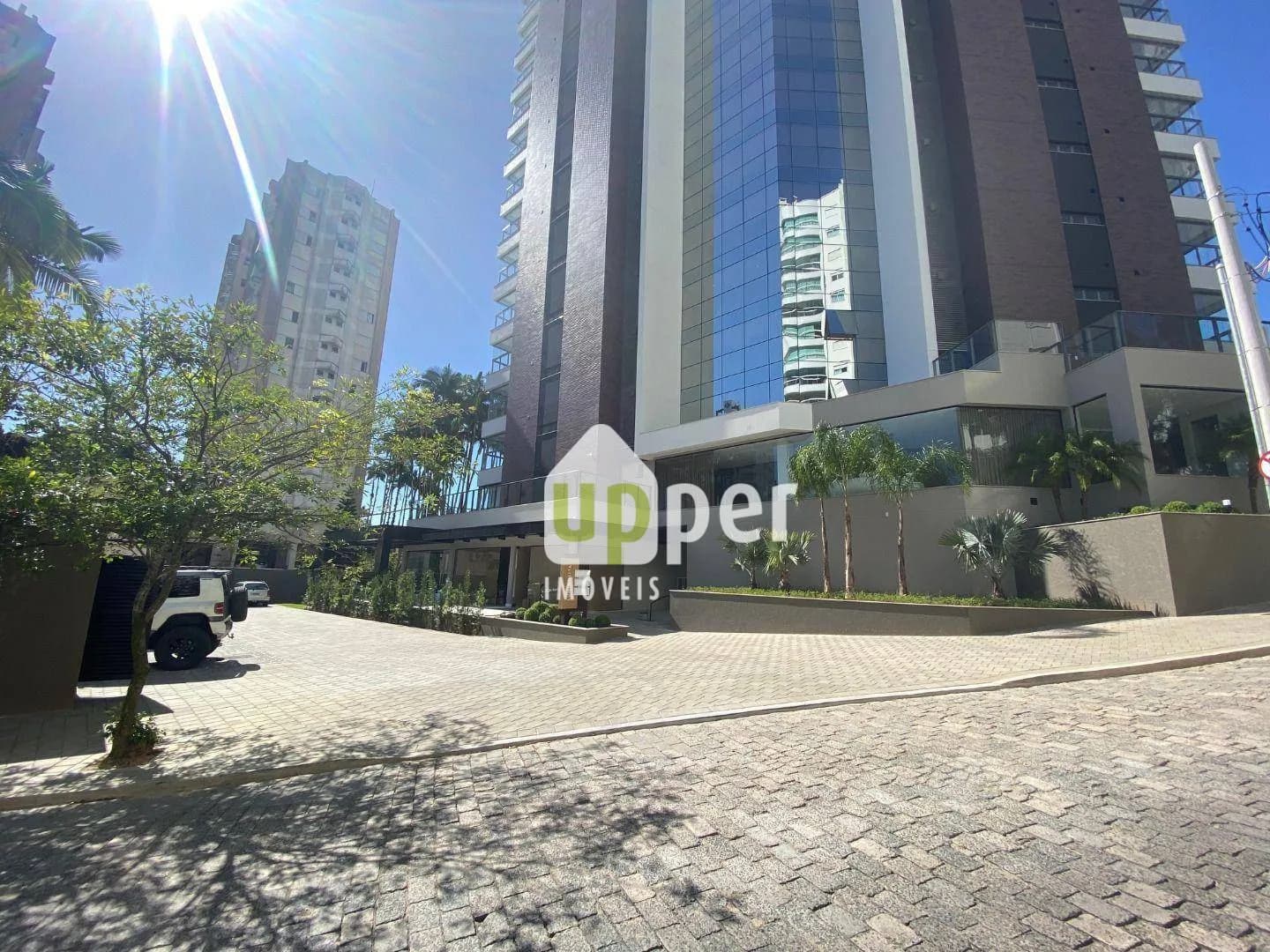 Apartamento à venda com 3 quartos, sendo 3 suítes, 3 vagas, 140m² na região do bairro Victor Konder, próximo à Rua Victor Konder, Blumenau