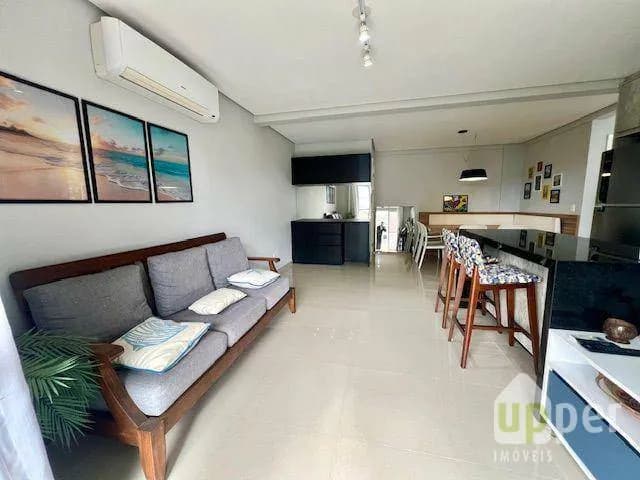Apartamento à venda com 2 quartos, sendo 1 suíte, 2 vagas, 76m² na região do bairro Mariscal, próximo à Rua Cajueiro, Bombinhas
