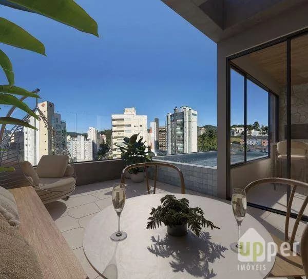 Apartamento à venda com 3 quartos, sendo 3 suítes, 3 vagas, 128m² na região do bairro Jardim Blumenau, próximo à Rua Pastor Stutzer, Blumenau