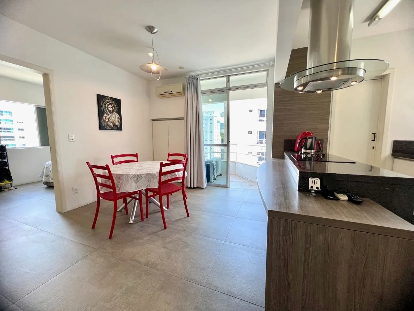 Apartamento à venda com 2 quartos, sendo 2 suítes, 1 vaga, 92m² na região do bairro Victor Konder, próximo à Rua Victor Konder, Blumenau
