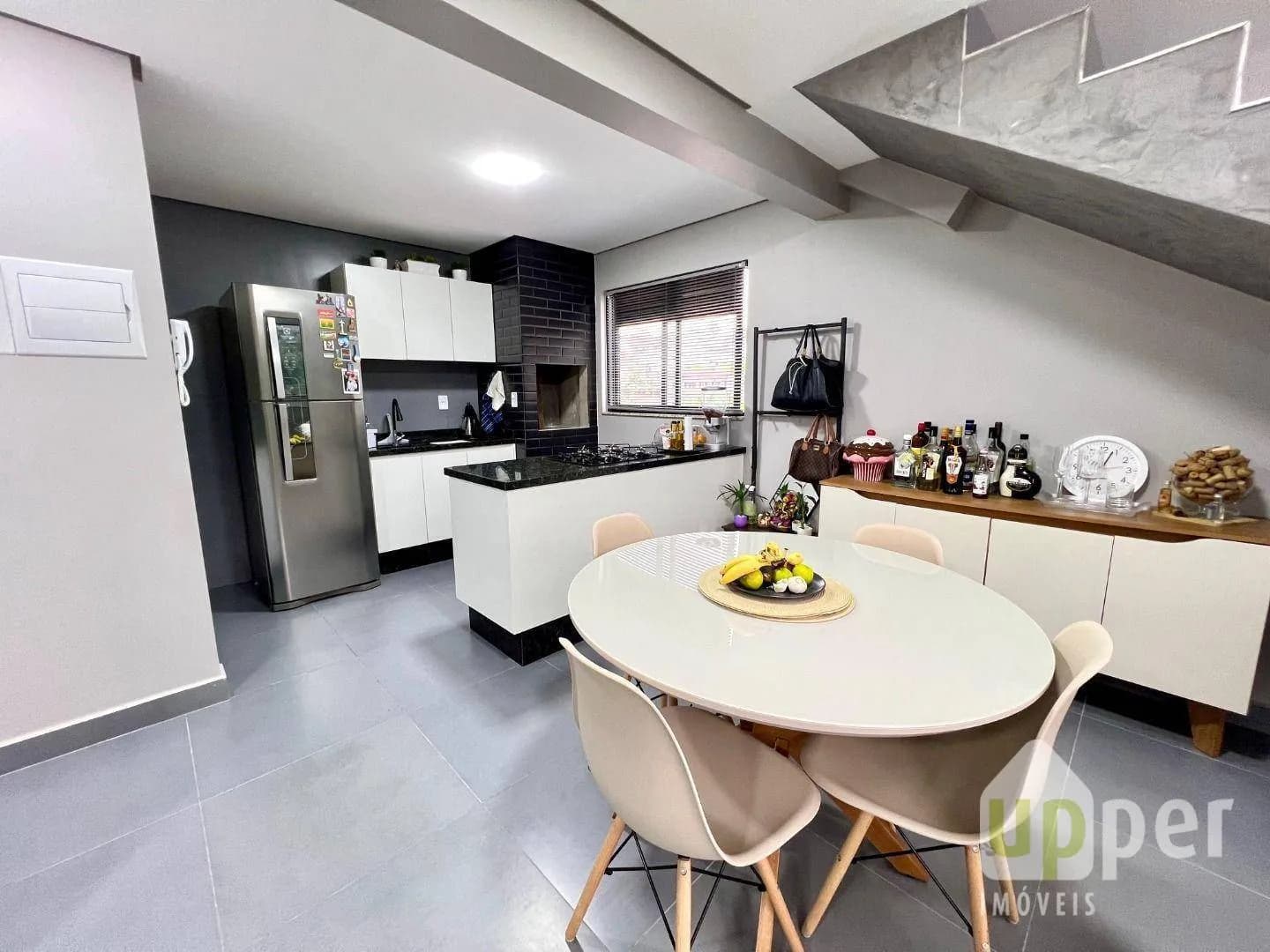 Apartamento à venda com 2 quartos, sendo 2 suítes, 1 vaga, 71m² na região do bairro Garcia, próximo à Rua Engenheiro Odebrecht, Blumenau