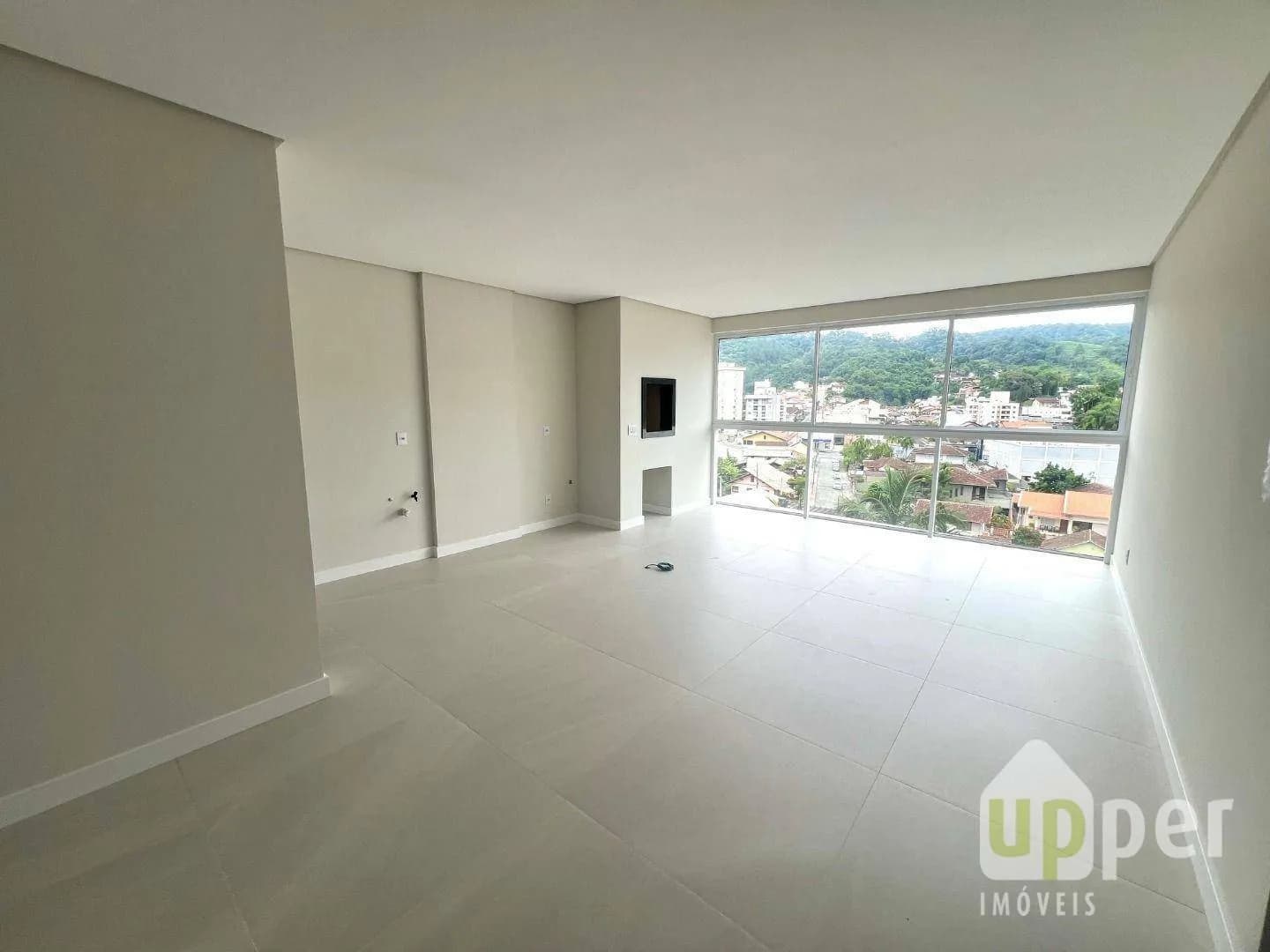 Apartamento à venda com 3 quartos, sendo 3 suítes, 2 vagas, 110m² na região do bairro Velha, próximo à Rua Humberto de Campos, Blumenau
