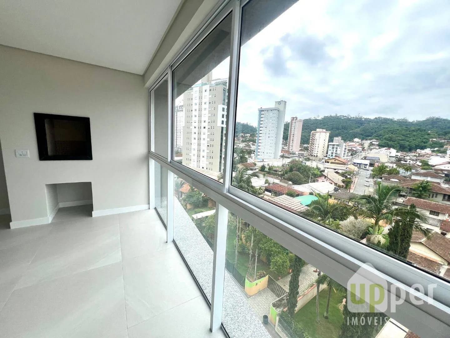 Apartamento à venda com 3 quartos, sendo 3 suítes, 2 vagas, 110m² na região do bairro Velha, próximo à Rua Humberto de Campos, Blumenau