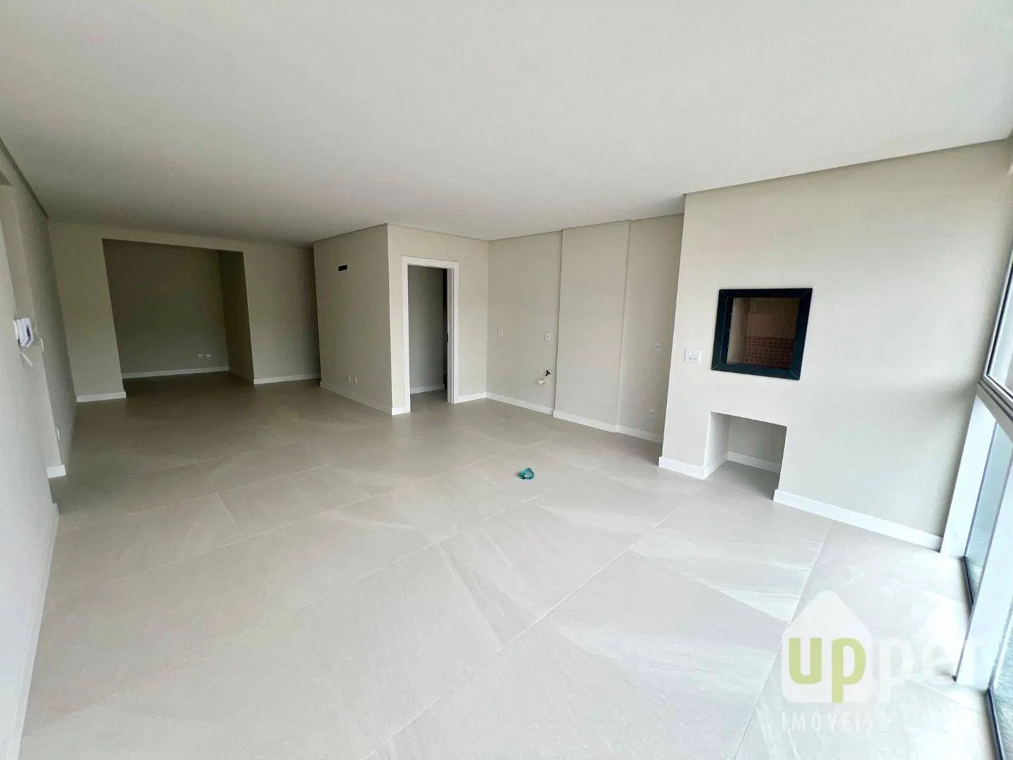 Apartamento à venda com 3 quartos, sendo 3 suítes, 2 vagas, 110m² na região do bairro Velha, próximo à Rua Humberto de Campos, Blumenau