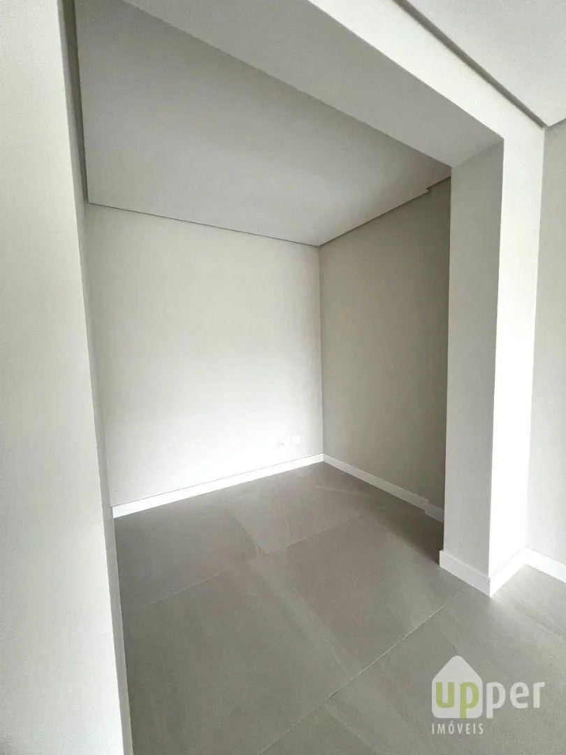 Apartamento à venda com 3 quartos, sendo 3 suítes, 2 vagas, 118m² na região do bairro Velha, próximo à Rua Humberto de Campos, Blumenau