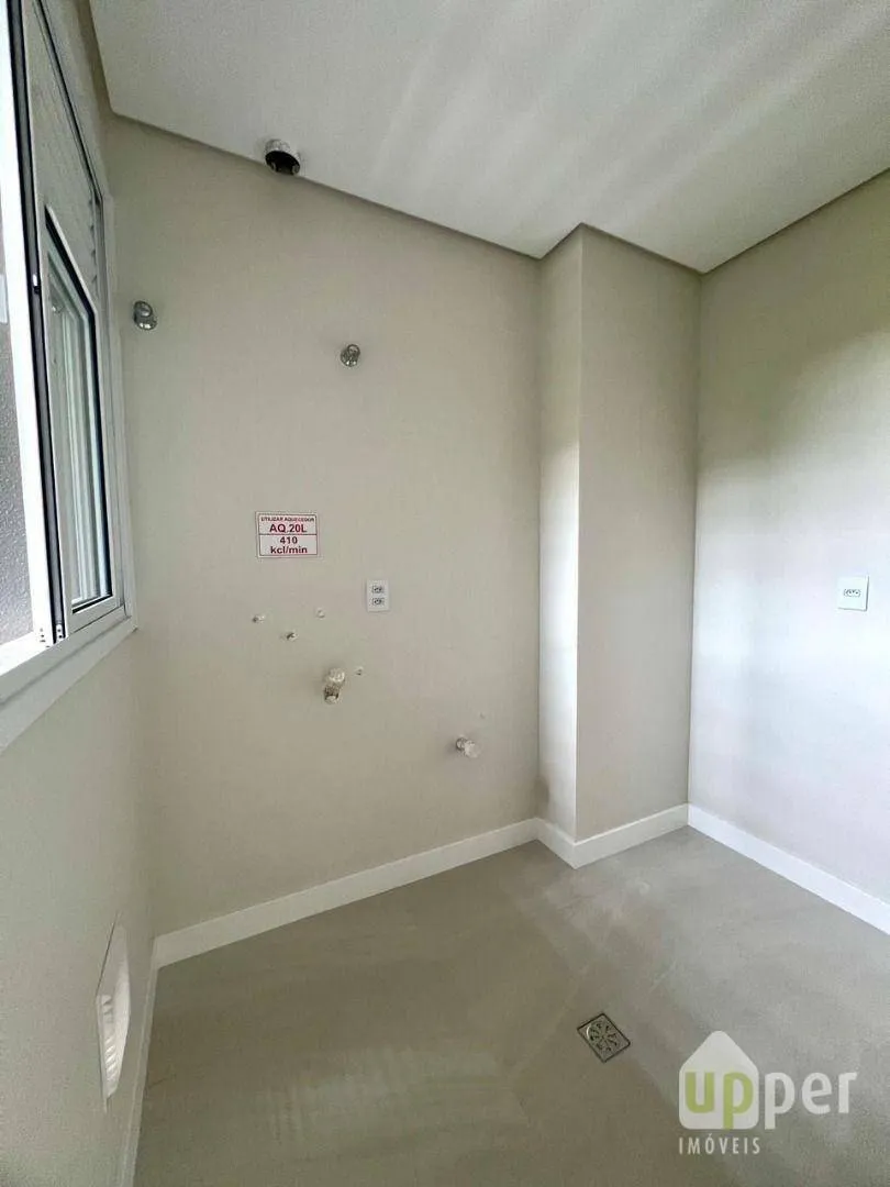 Apartamento à venda com 3 quartos, sendo 3 suítes, 2 vagas, 118m² na região do bairro Velha, próximo à Rua Humberto de Campos, Blumenau