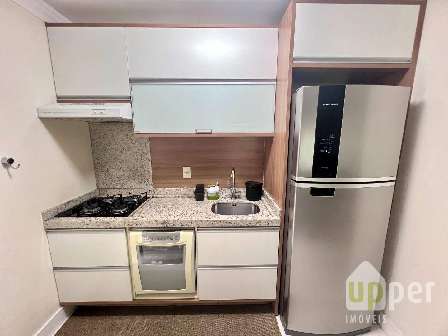 Apartamento à venda com 2 quartos, sendo 1 suíte, 2 vagas, 77m² na região do bairro Victor Konder, próximo à Rua Heinrich Hosang, Blumenau