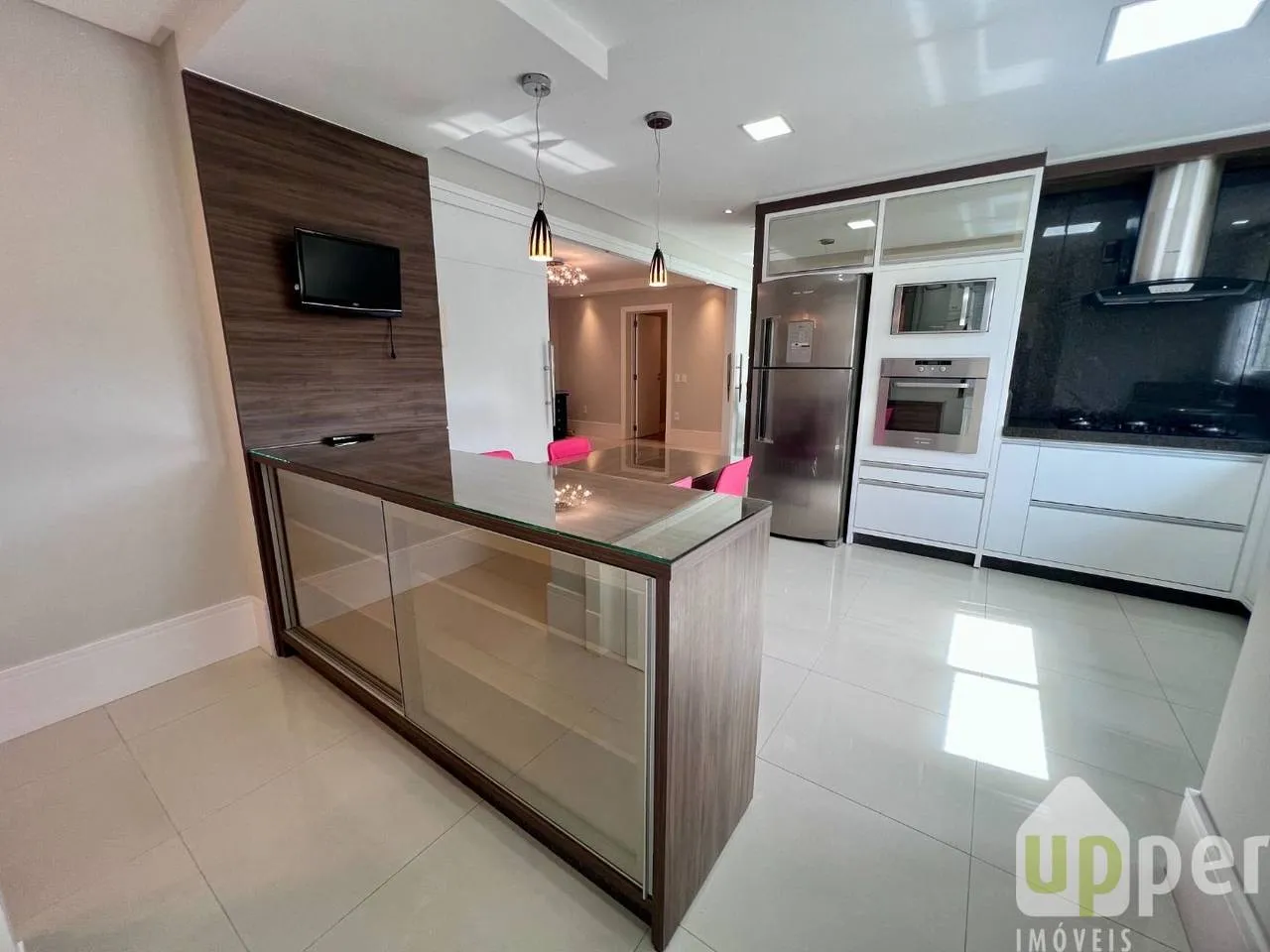 Apartamento à venda com 3 quartos, sendo 3 suítes, 2 vagas, 169m² na região do bairro Victor Konder, próximo à Rua Victor Konder, Blumenau