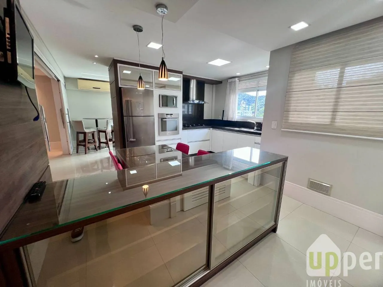 Apartamento à venda com 3 quartos, sendo 3 suítes, 2 vagas, 169m² na região do bairro Victor Konder, próximo à Rua Victor Konder, Blumenau